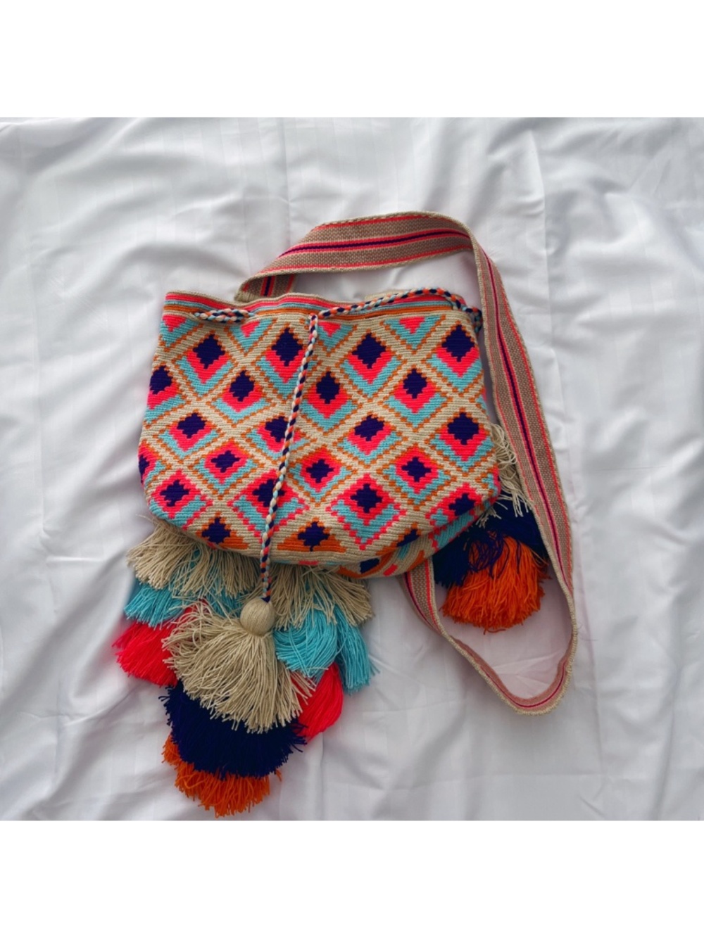 NEW Wayuu Mochila Crossbody Bucket Bag with 4 Pom Poms from Colombia